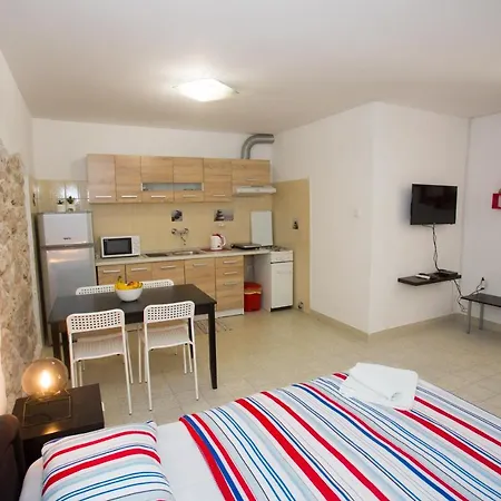 Centar Nina 아파트 *