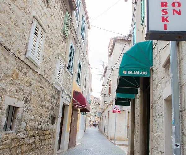 Centar Nina سبليت